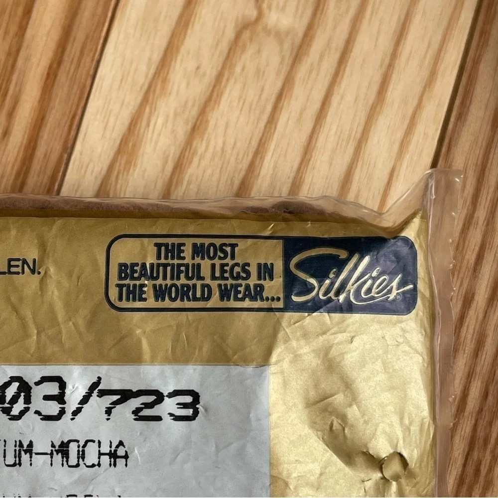 Silkies Nylon‎ Control Top Medium 3 pkgs Taupe, Mocha Made in USA Neutral Ballet